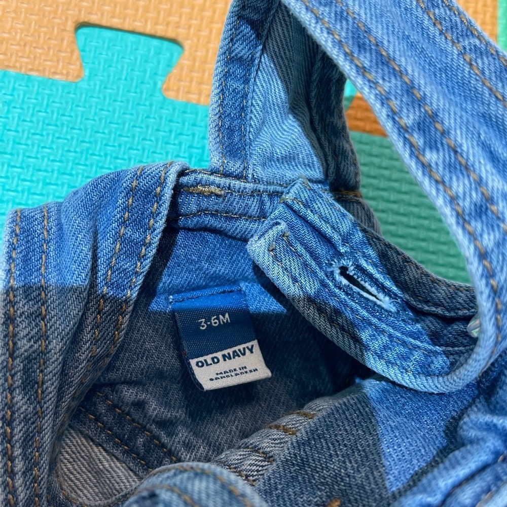Old navy - Picture 2 of 2